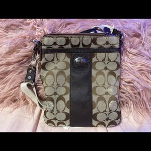 Original Coach logo crossbody !!
